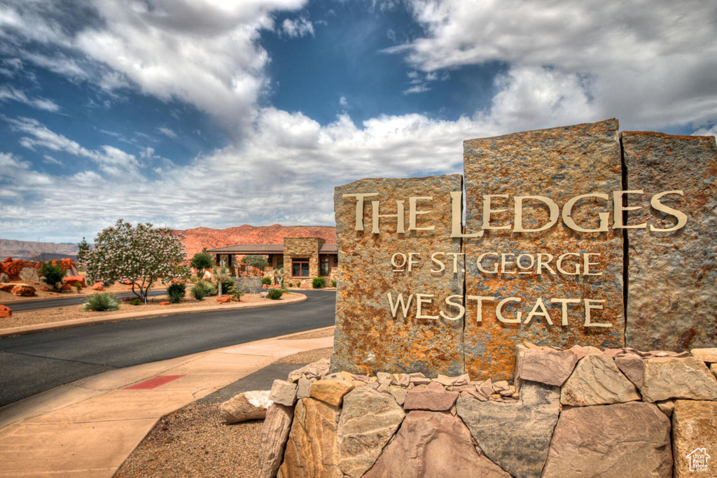 4587 N IRON DR St. George, UT 84770