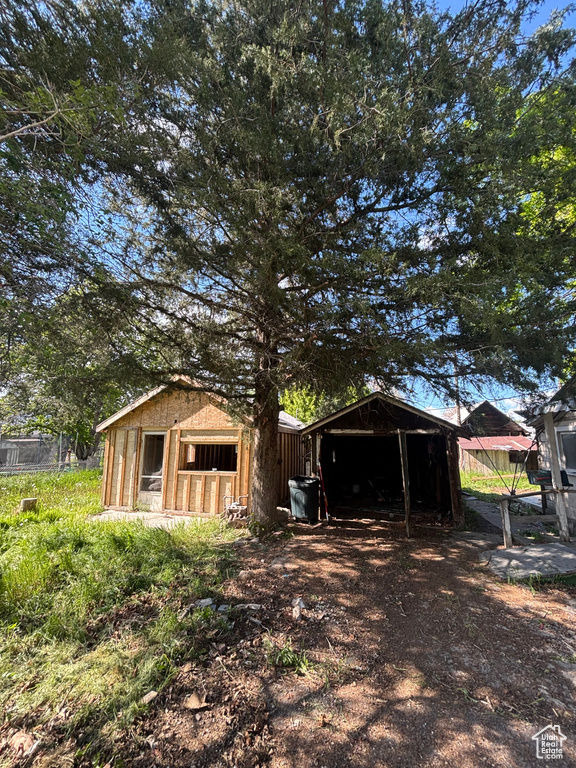 View of outdoor structure with an outdoor structure