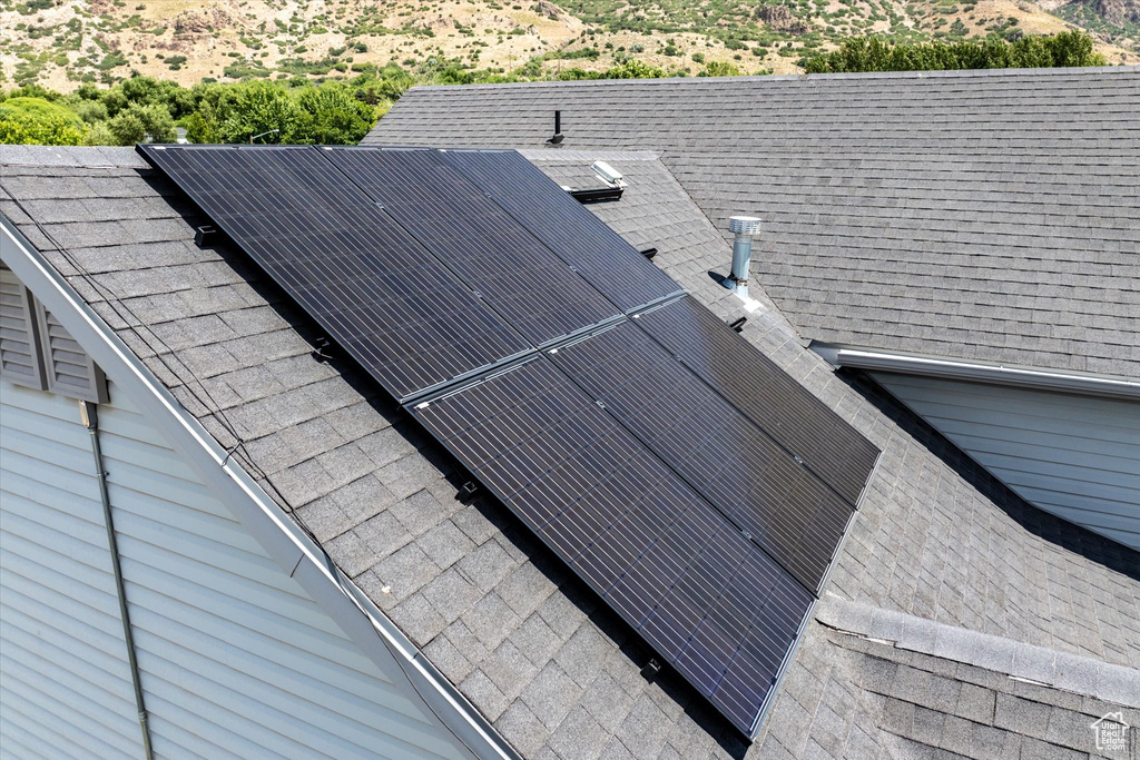 Exterior view of a shingled roof