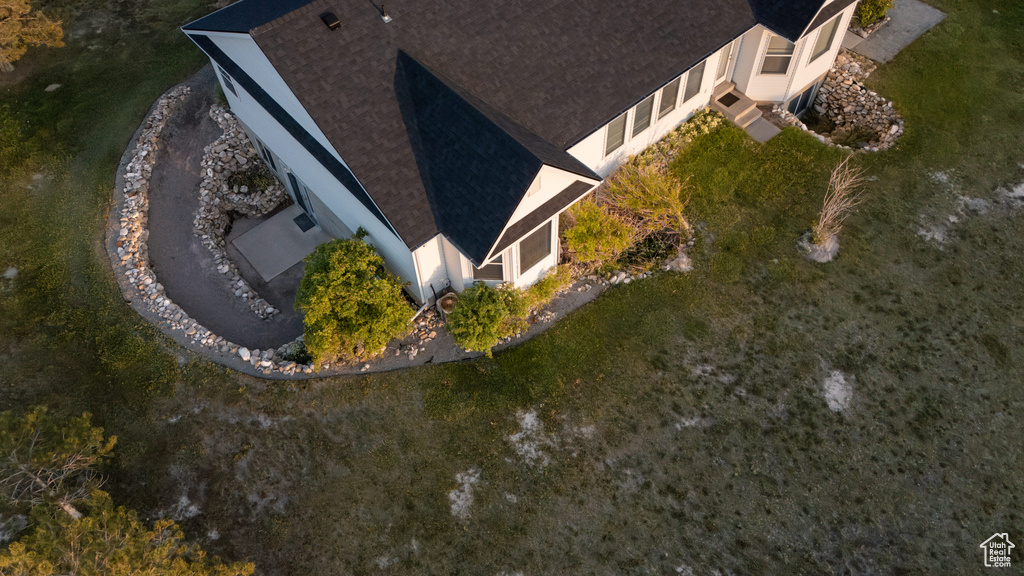 Aerial view of property and surrounding area