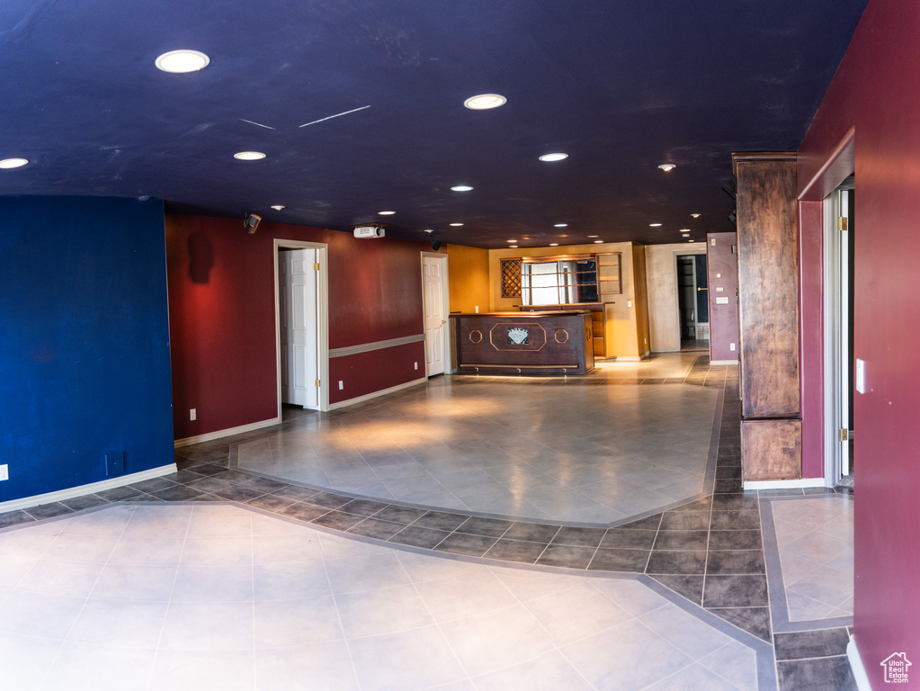 Reception area with recessed lighting