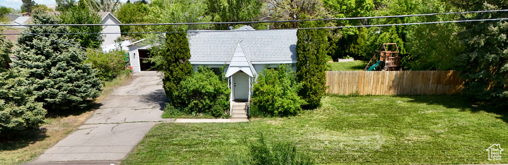 View of property\\\\\\\\\\\\\\\\\\\\\\\\\\\\\\\'s community with a playground
