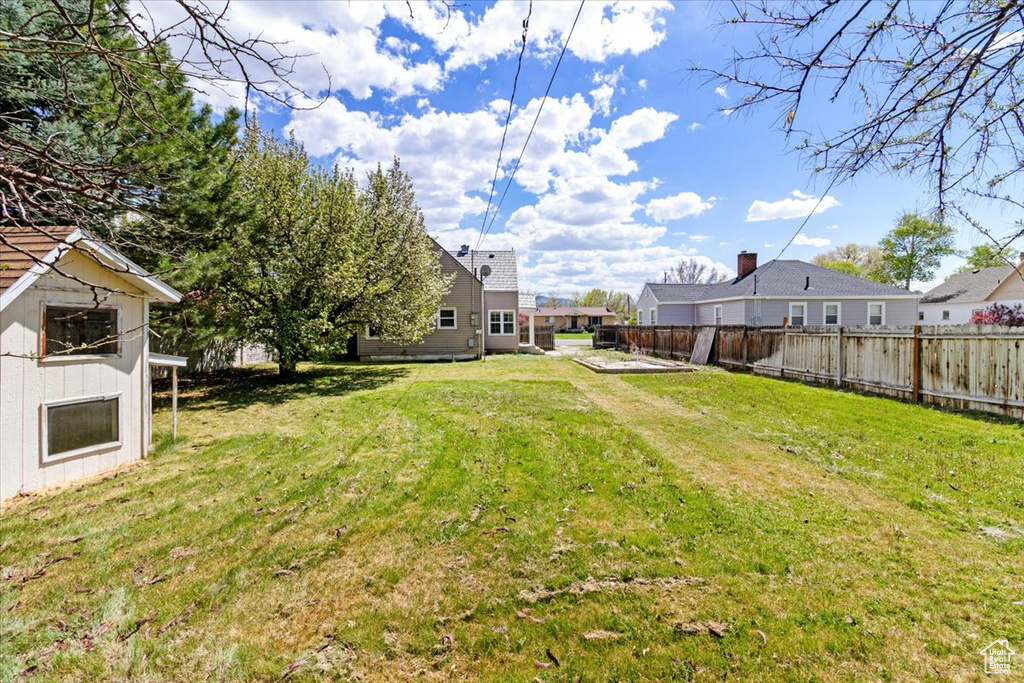 View of yard featuring a residential view