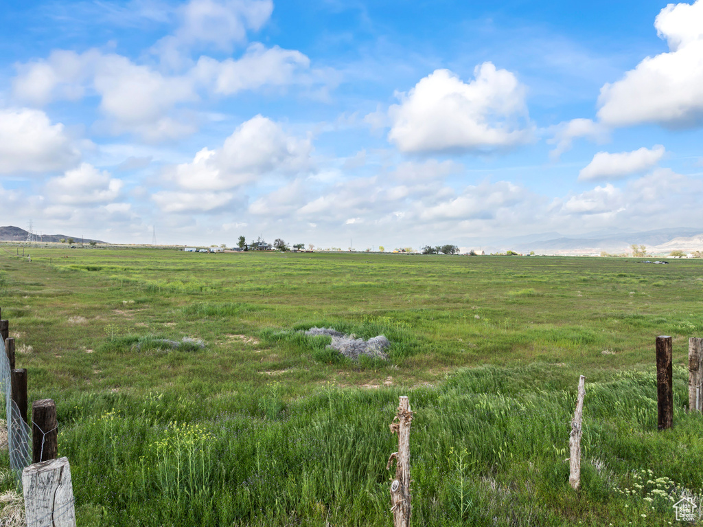 View of yard with a view of countryside