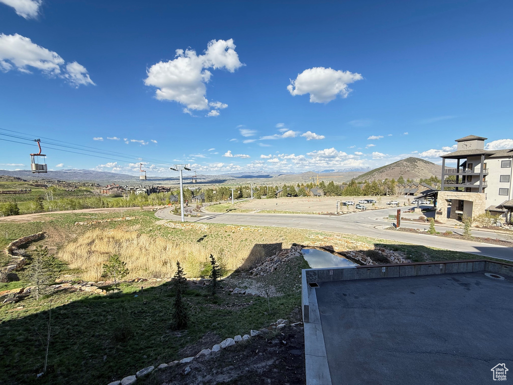 View of yard featuring a mountain view