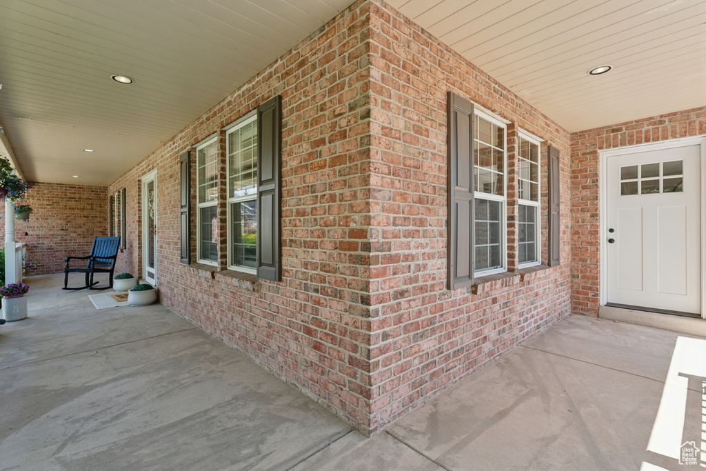 View of patio / terrace featuring covered porch
