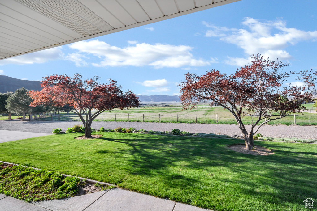 View of yard featuring a mountain view