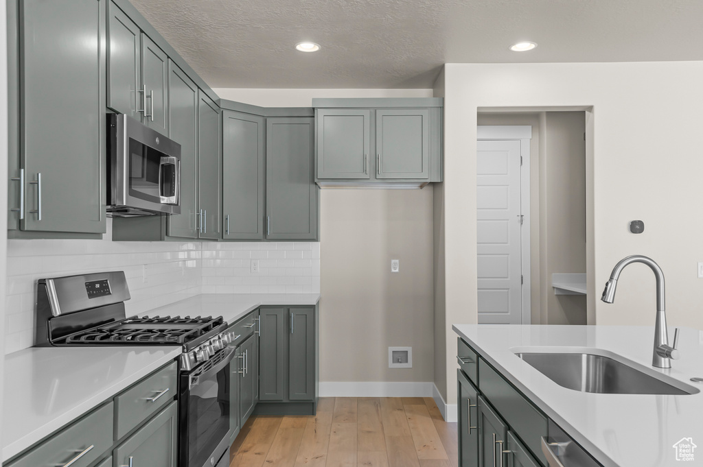 1276 W 2325 S Syracuse, UT 84075