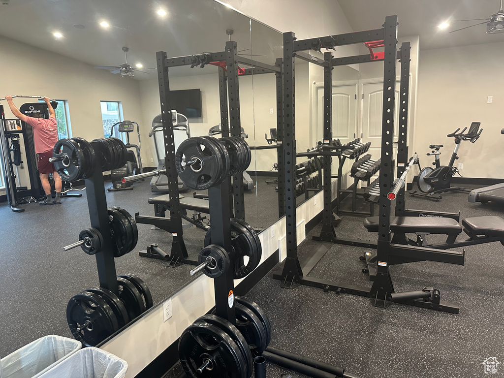 Exercise room with a ceiling fan