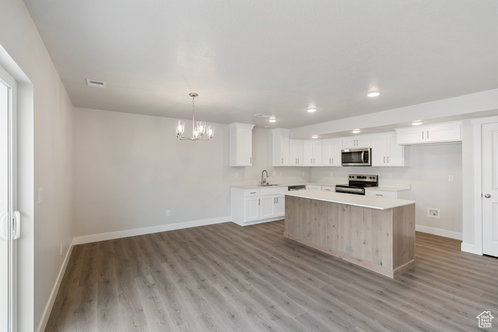 Photo 4 for MLS #2084329 at 951 N 215 West