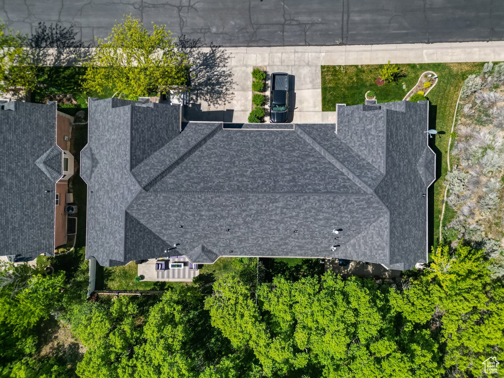 Aerial view of property and surrounding area