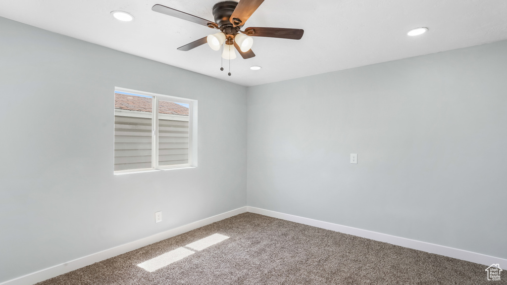 Unfurnished room with ceiling fan, carpet, baseboards, and recessed lighting