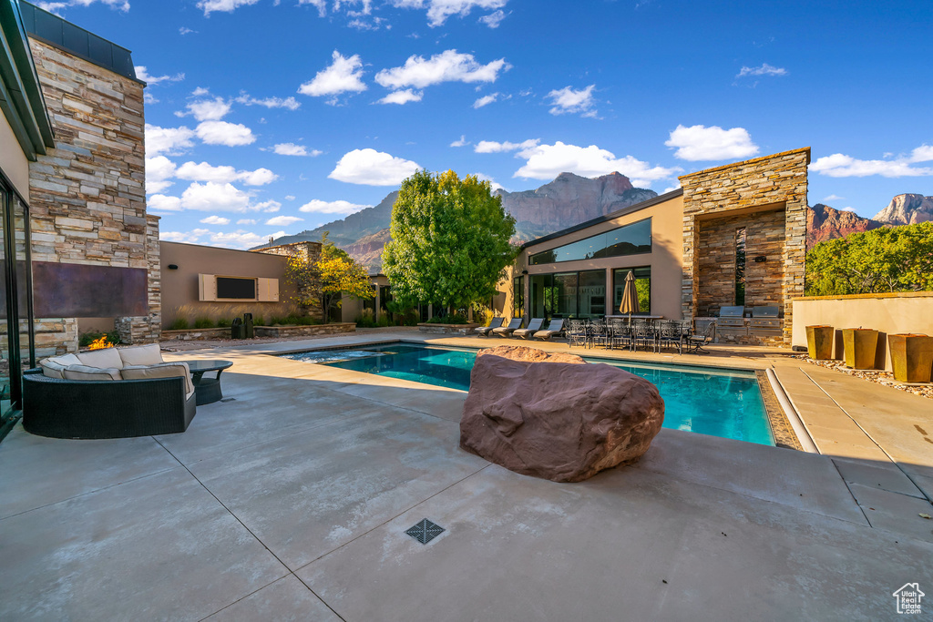 Photo 66 for MLS #2084392 at 1203 Canyon Springs Rd