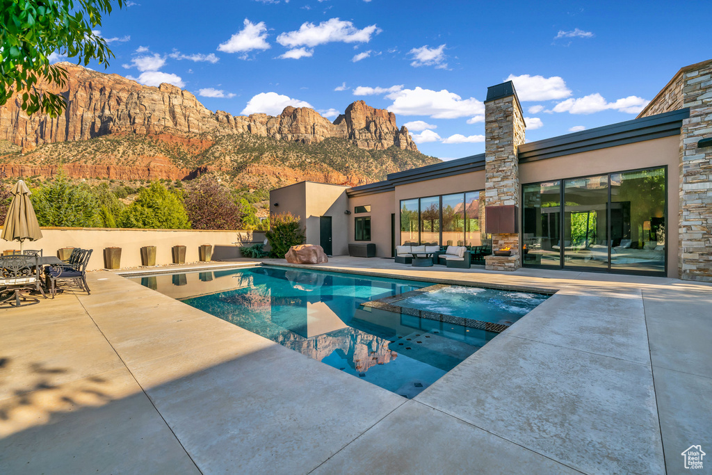 Photo 2 for MLS #2084392 at 1203 Canyon Springs Rd