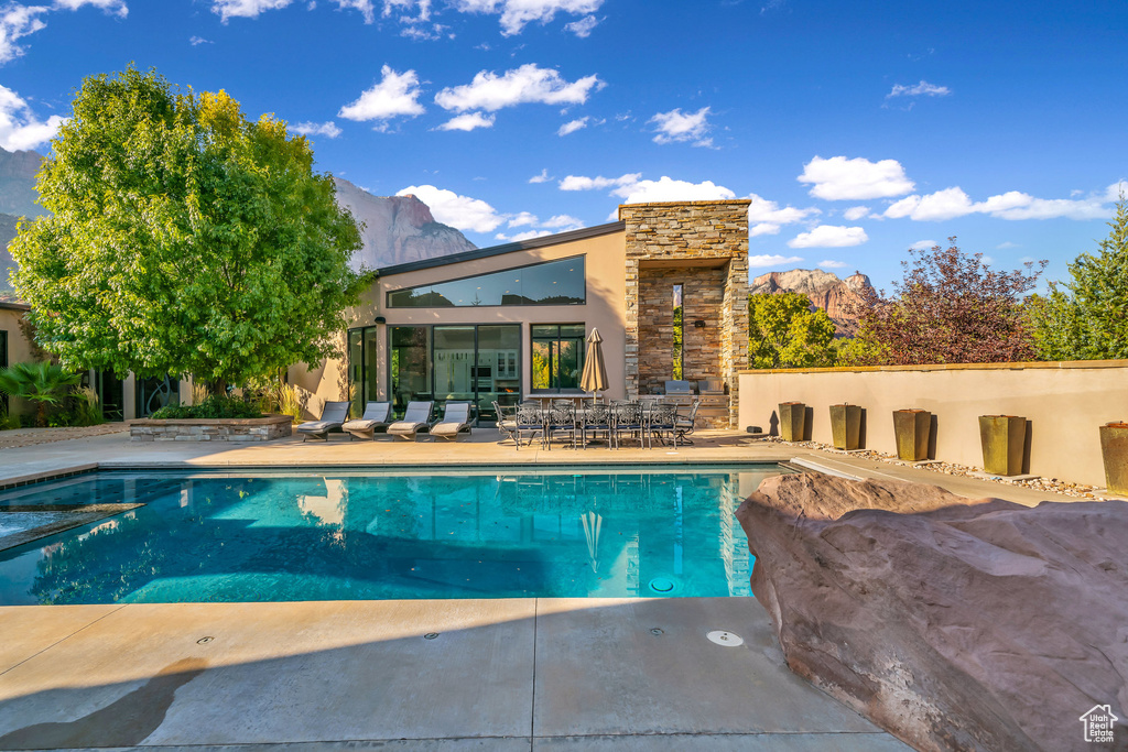 Photo 16 for MLS #2084392 at 1203 Canyon Springs Rd