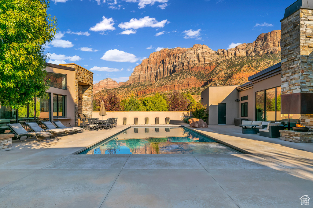 Photo 14 for MLS #2084392 at 1203 Canyon Springs Rd