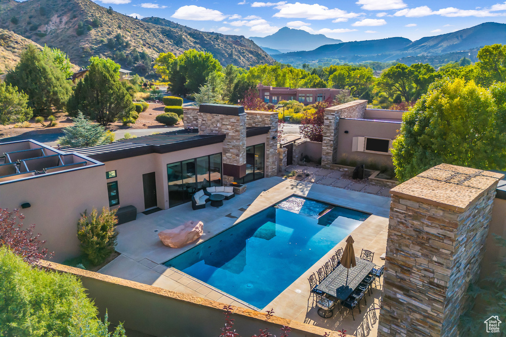 Photo 18 for MLS #2084392 at 1203 Canyon Springs Rd