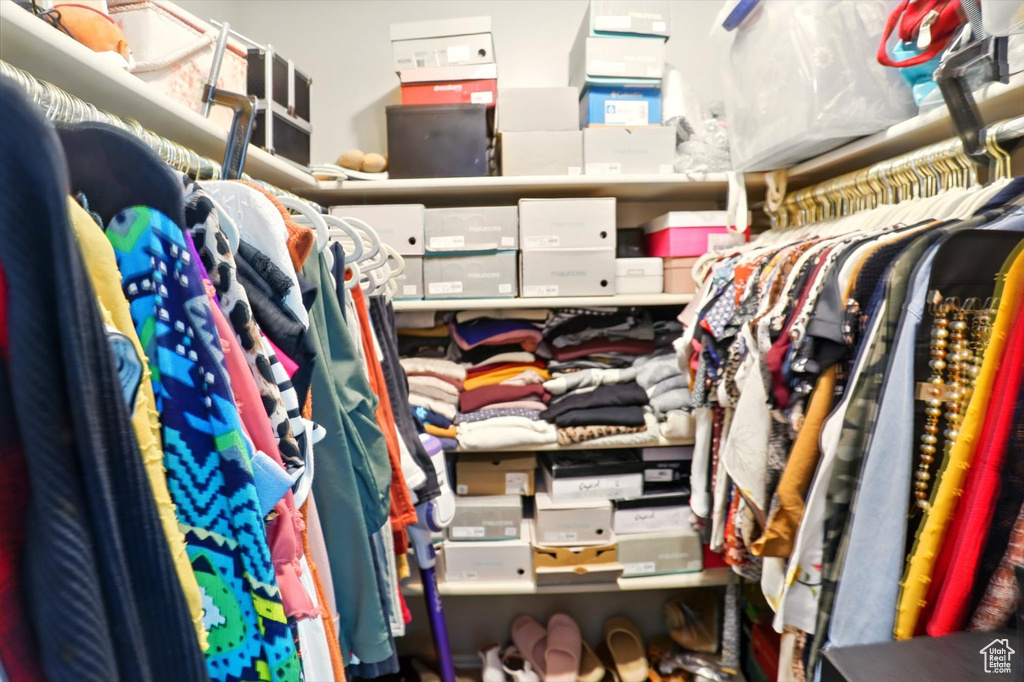 View of walk in closet