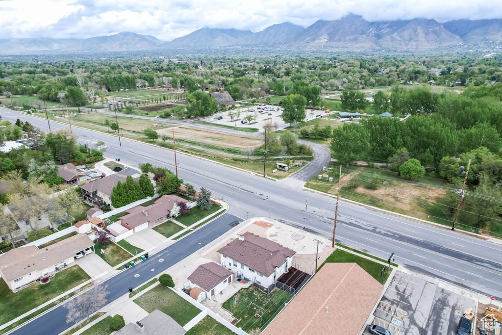 Drone / aerial view featuring a mountain view
