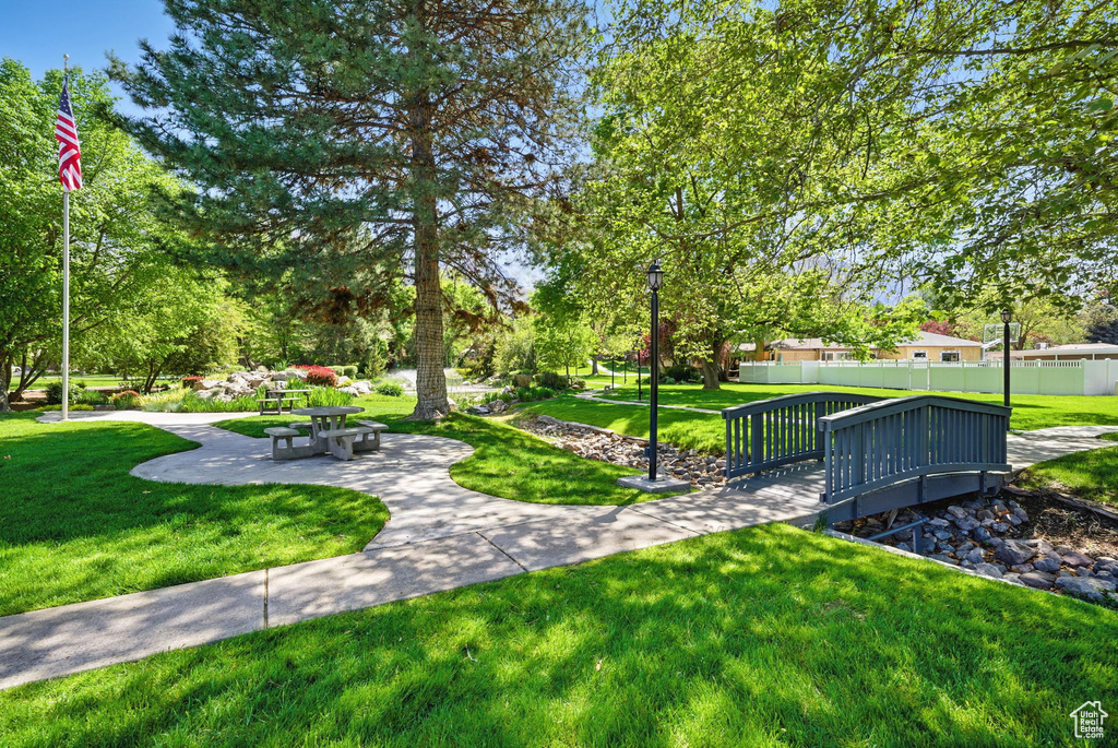 View of property\\\'s community