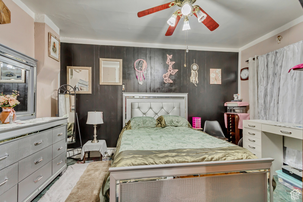 Bedroom with ceiling fan