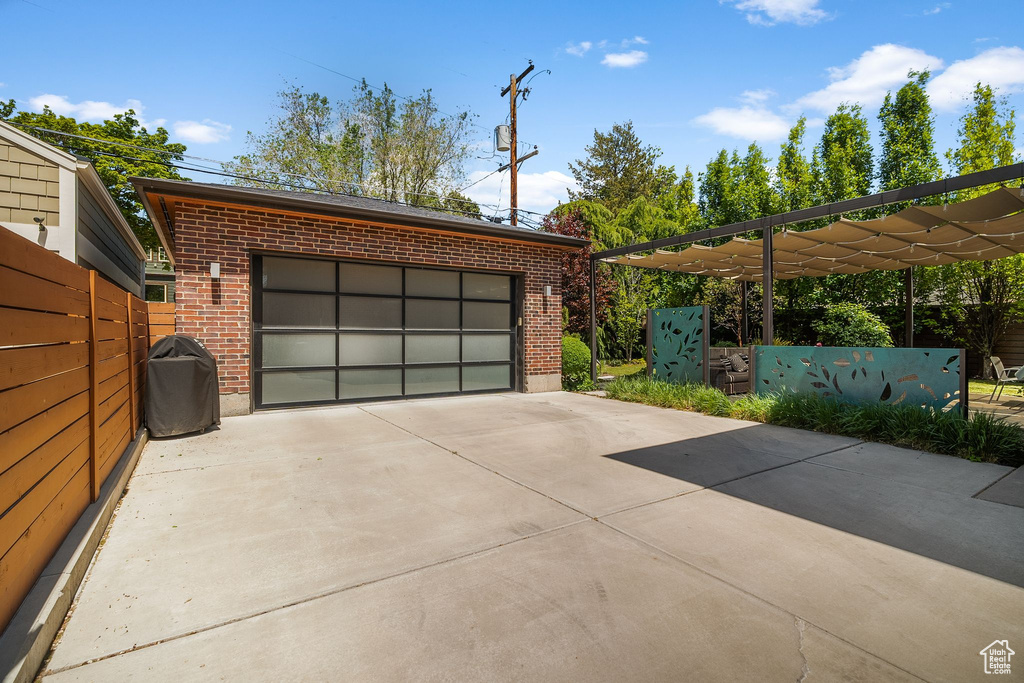 Detached garage with fence