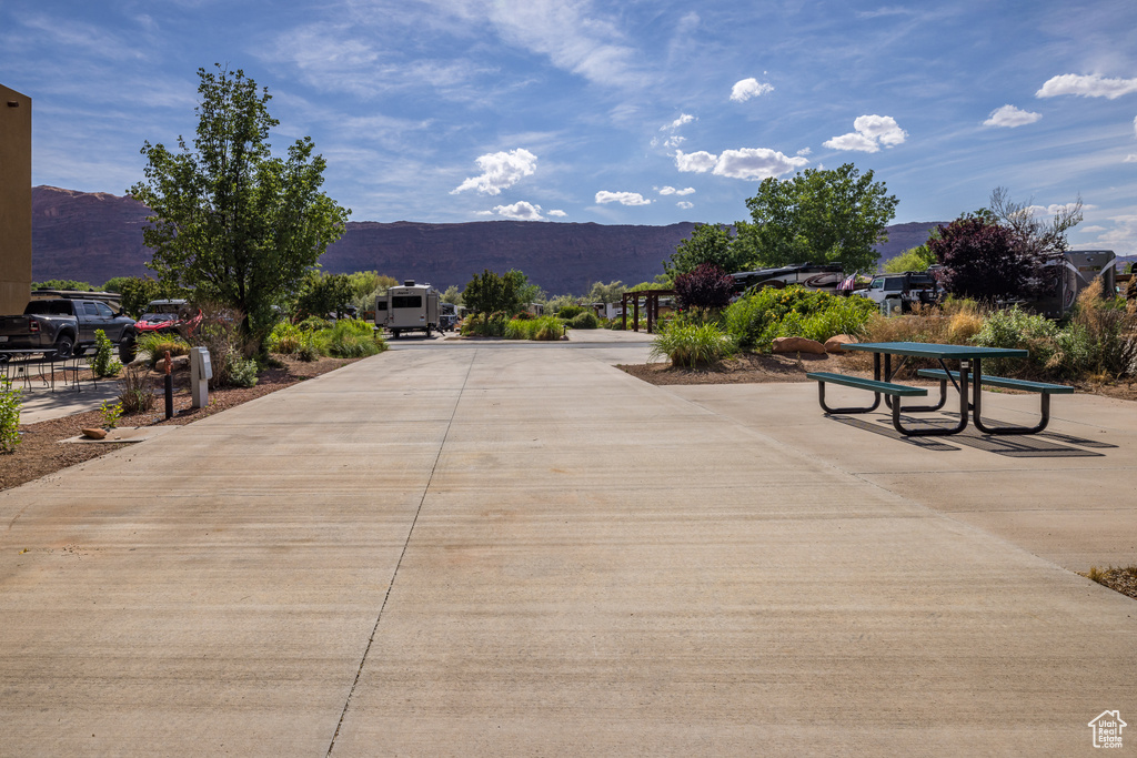 View of home\\\\\\\\\\\\\\\'s community with a mountain view