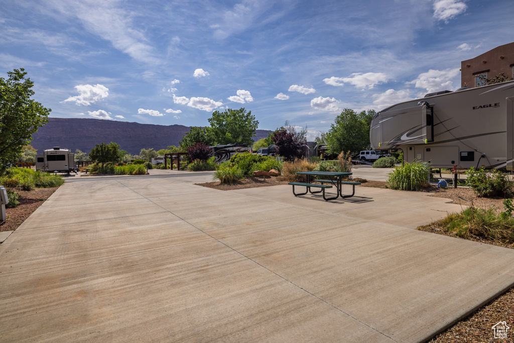 Surrounding community with a mountain view