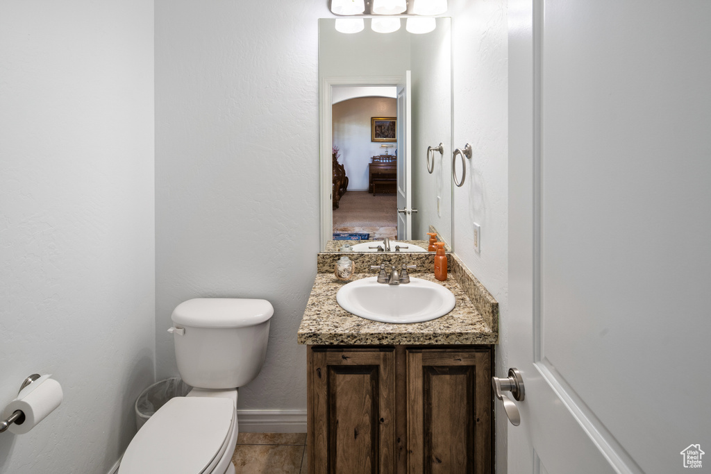 Ensuite bathroom with toilet and vanity