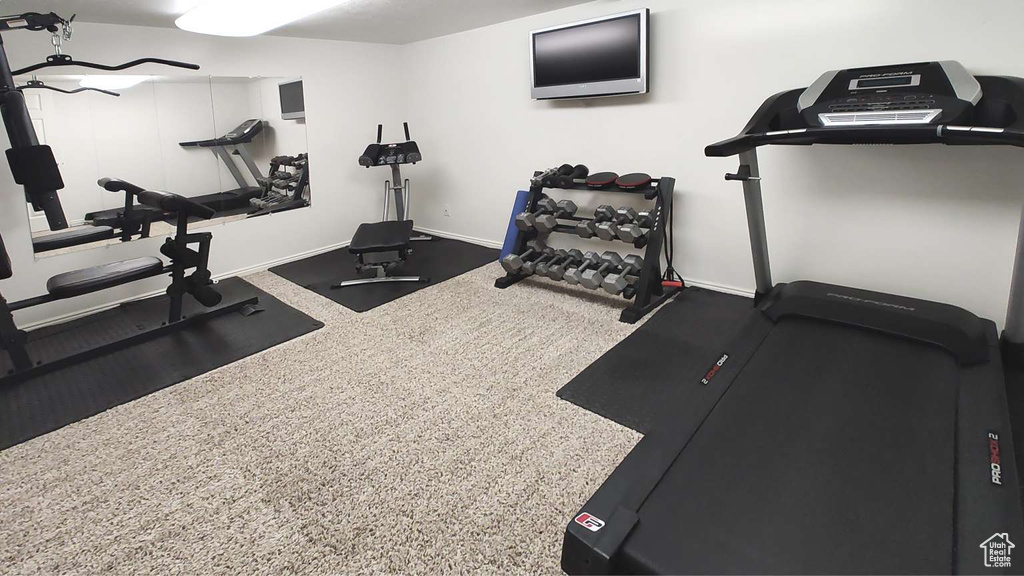 Workout room with baseboards