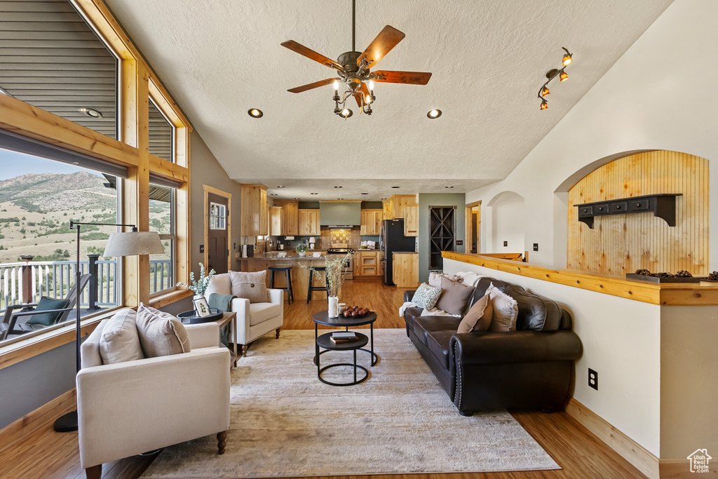 Photo 9 for MLS #2084610 at 2013 N River View Cir