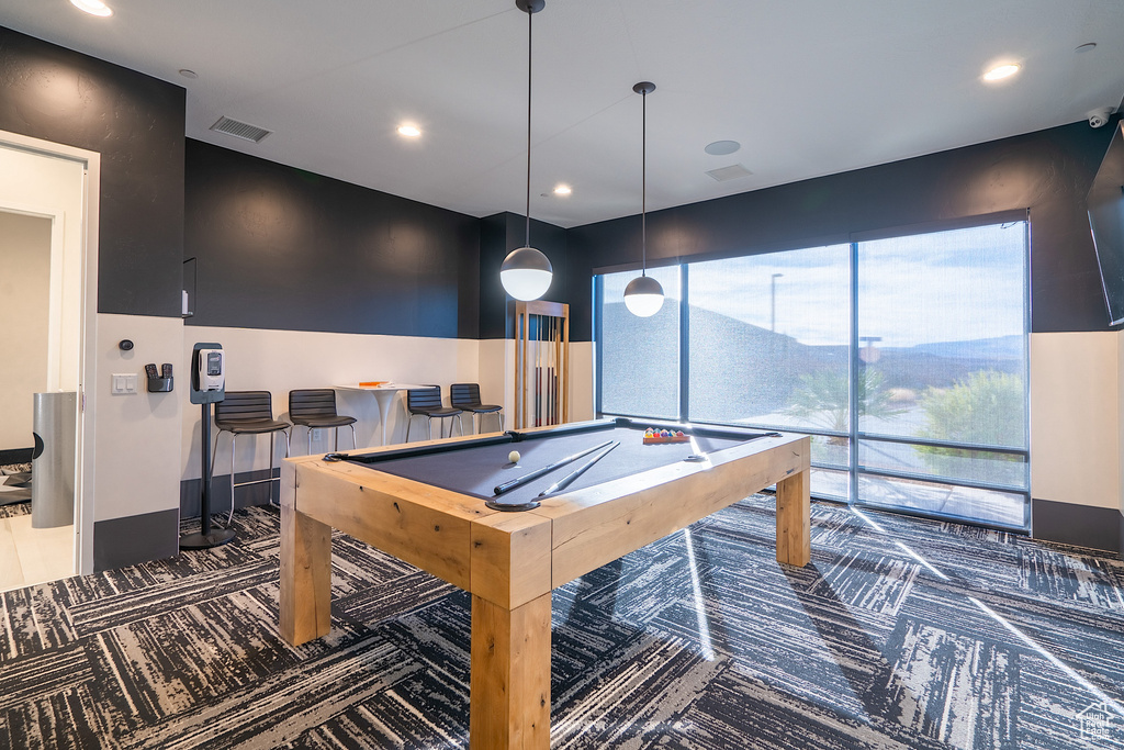 Recreation room with carpet flooring, billiards table, and recessed lighting