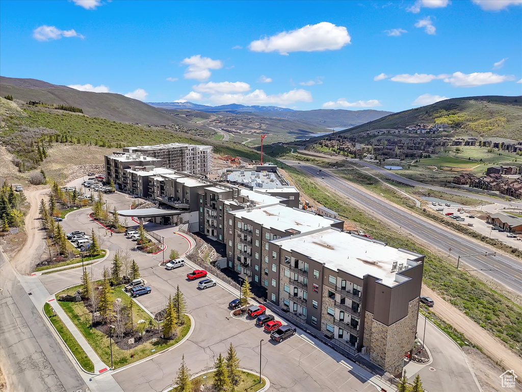 Bird\'s eye view of a mountain backdrop