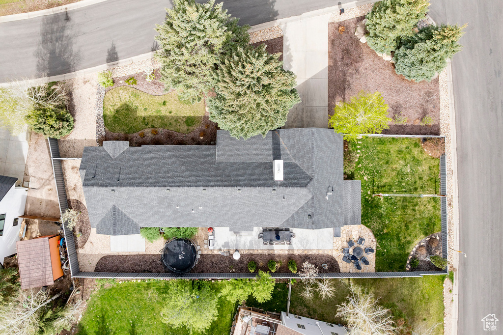 Aerial view of property and surrounding area