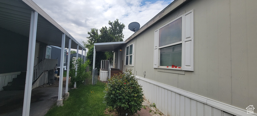 View of home's exterior