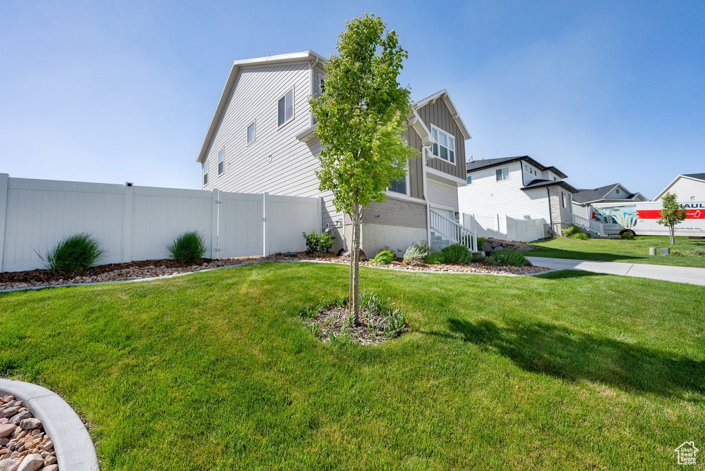 View of yard featuring a residential view