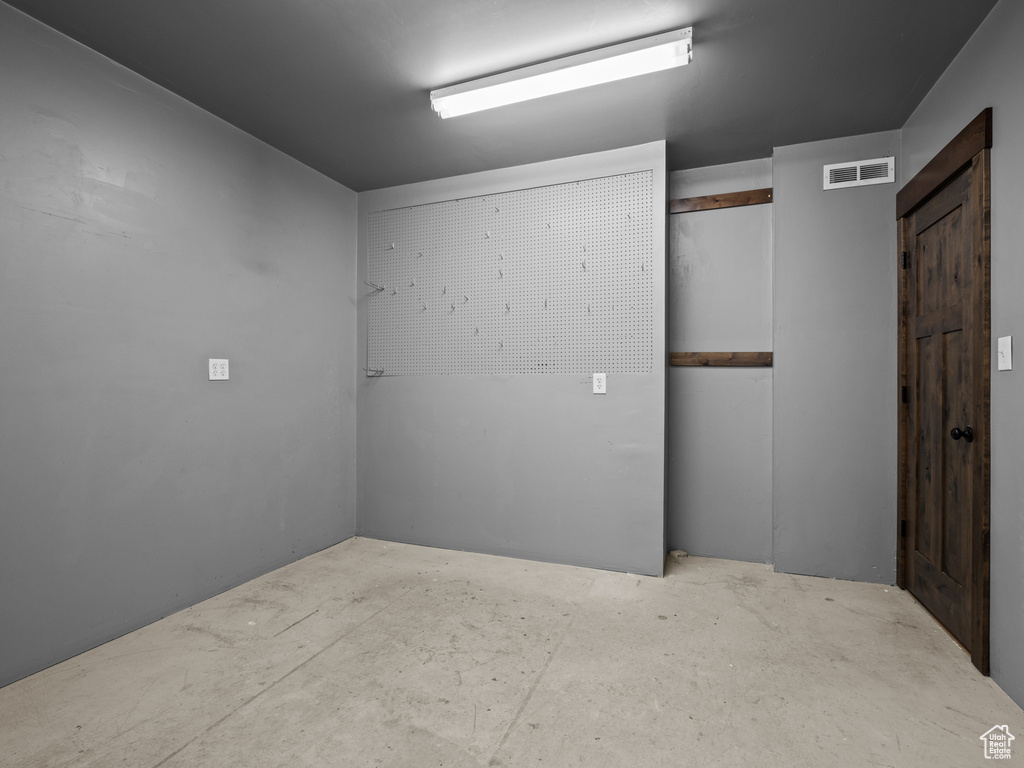 Empty room with concrete floors
