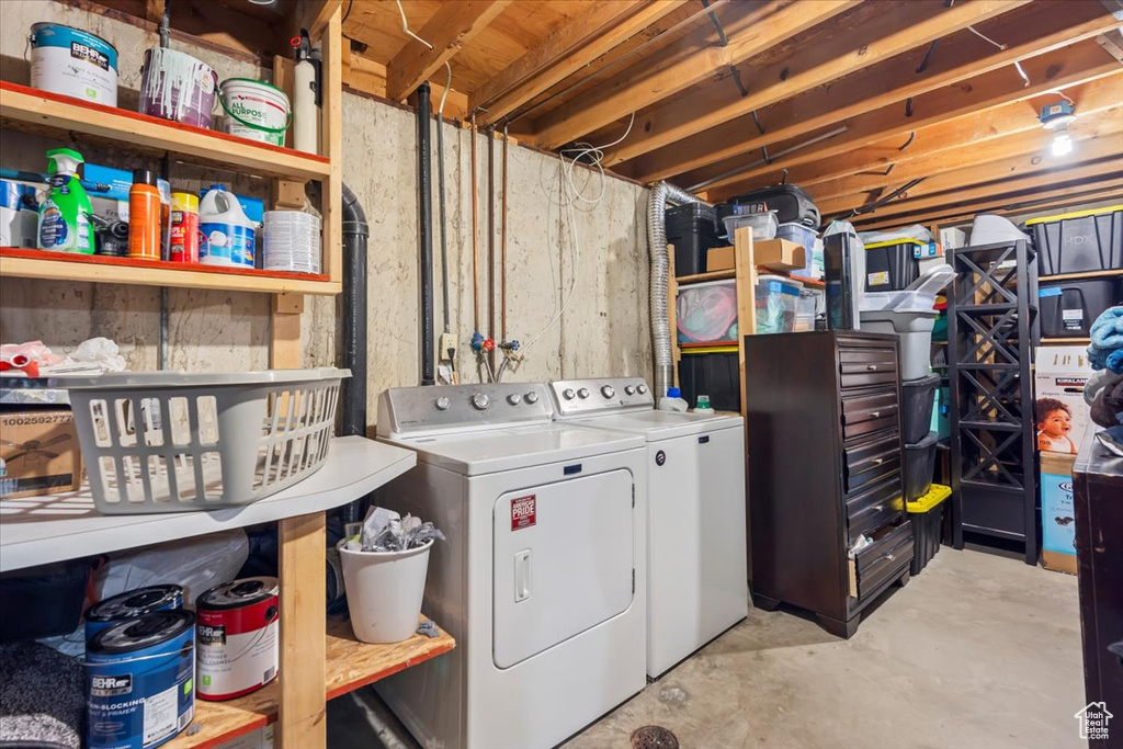 Clothes washing area with washing machine and dryer