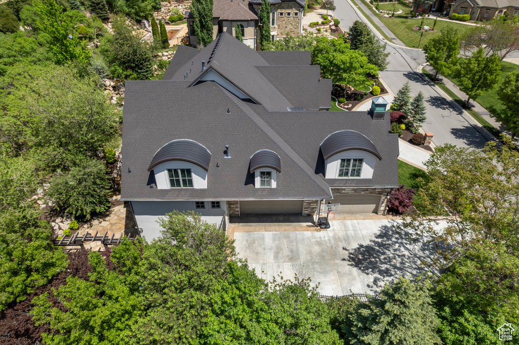 Aerial view of property and surrounding area