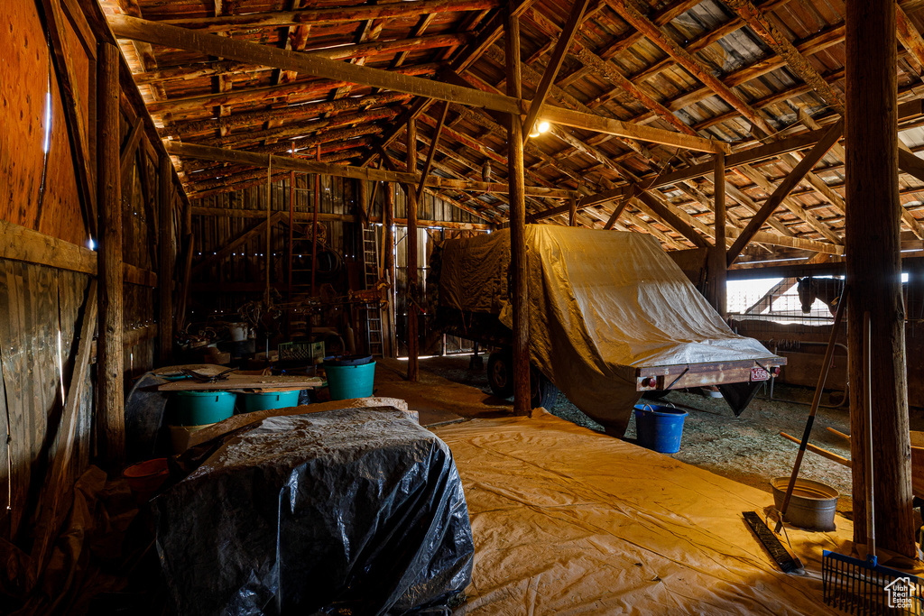Miscellaneous room with lofted ceiling