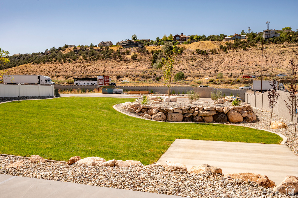 View of yard featuring a mountain view