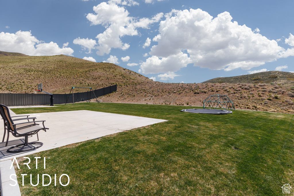 View of yard featuring a mountain view