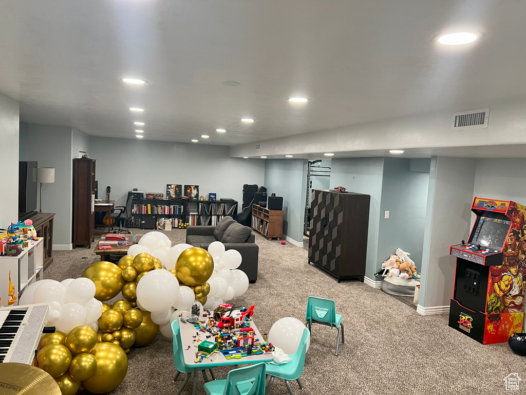 Rec room with carpet, recessed lighting, and baseboards