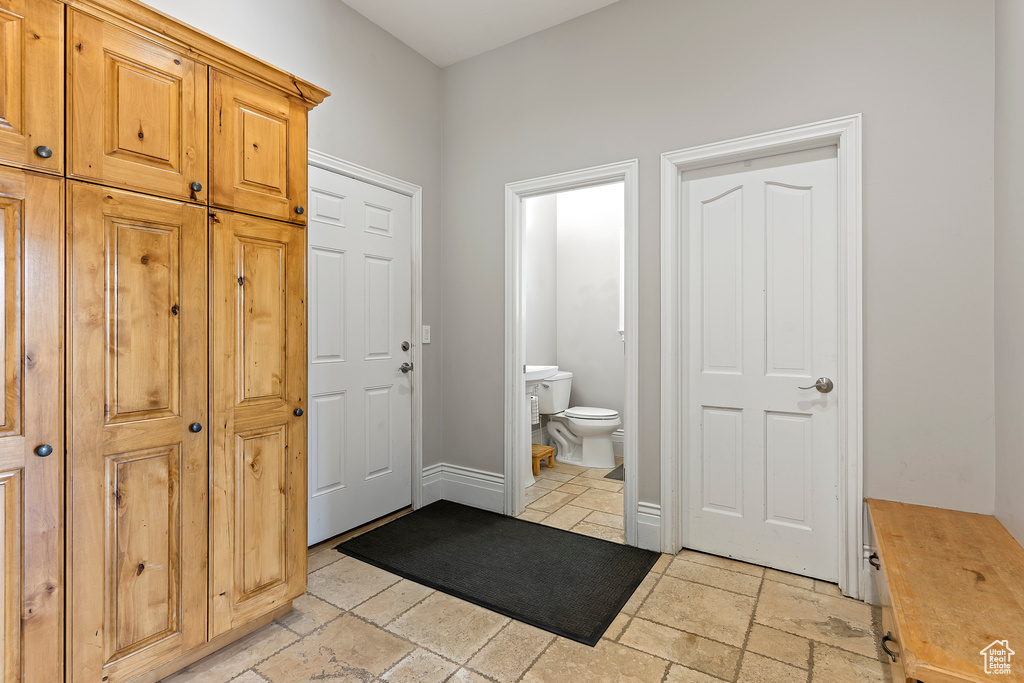 2333 S FALCON WAY Huntsville, UT 84317