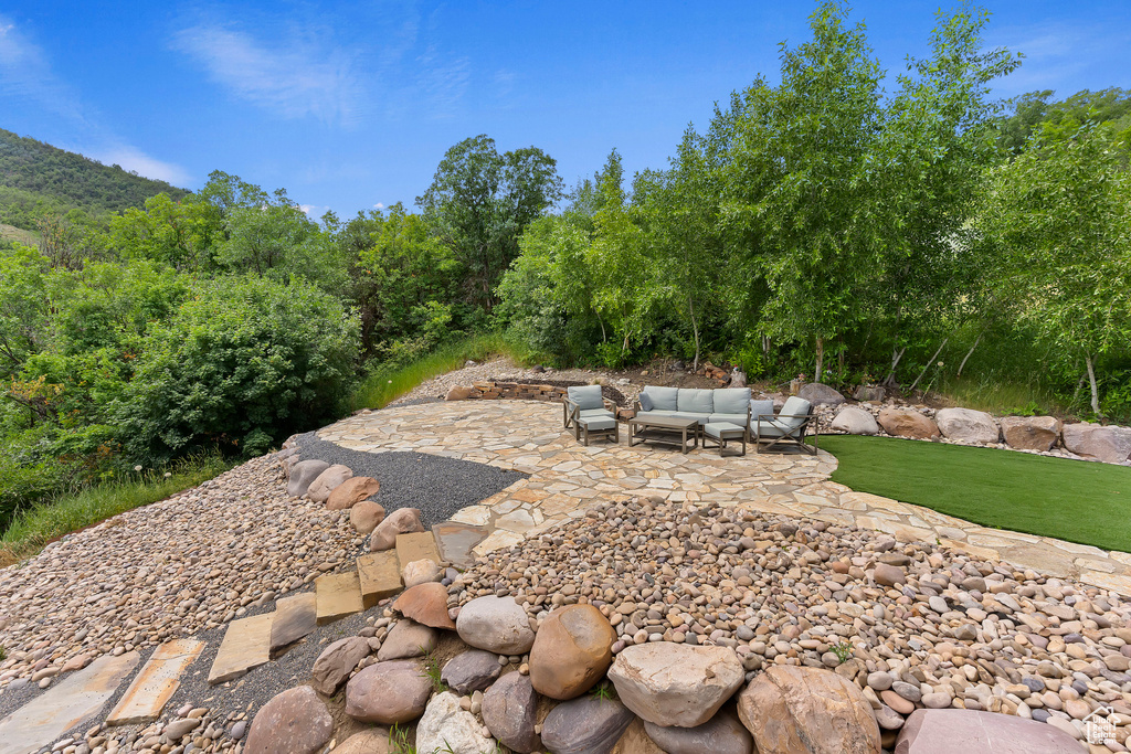 2333 S FALCON WAY Huntsville, UT 84317