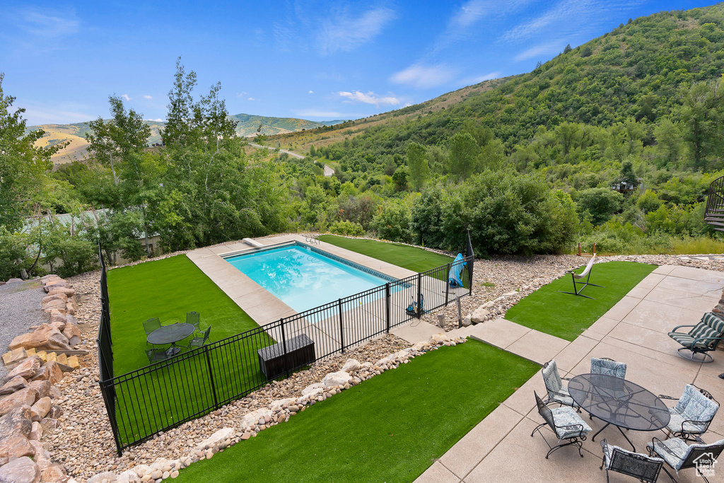 2333 S FALCON WAY Huntsville, UT 84317