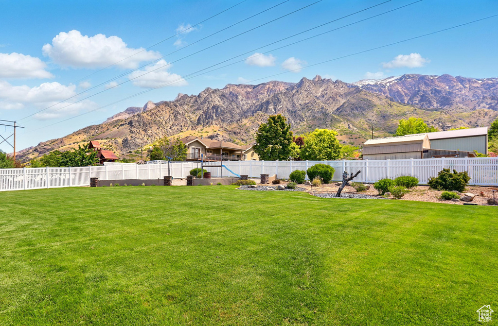View of yard featuring a mountain view