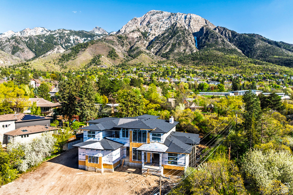 View of mountain feature featuring a residential view