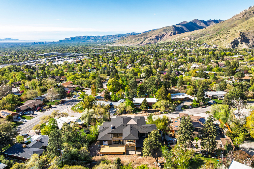 Drone / aerial view featuring a residential view and a mountain view