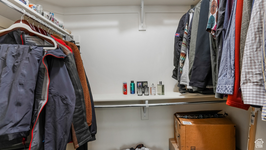 View of walk in closet